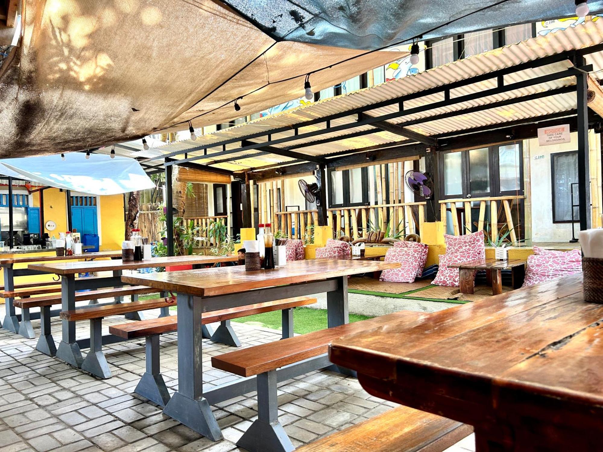 Lazy Dog Bed&Breakfast Balabag  Eksteriør bilde