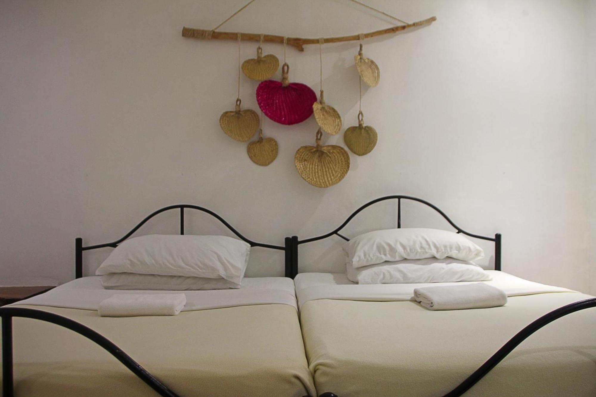 Lazy Dog Bed&Breakfast Balabag  Eksteriør bilde