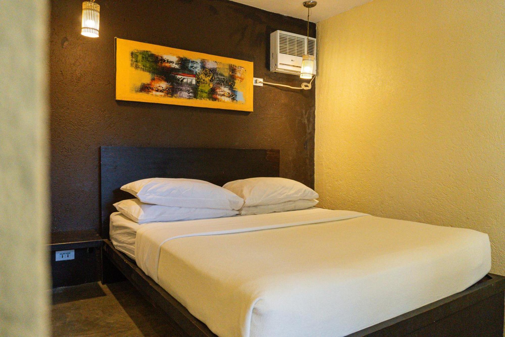 Lazy Dog Bed&Breakfast Balabag  Eksteriør bilde
